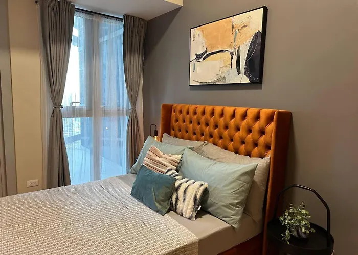 Elegant 1 Bedroom With Balcony In Uptown Parksuites Ii, Bgc Apartment Manila