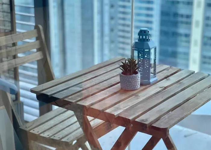 Elegant 1 Bedroom With Balcony In Uptown Parksuites Ii, Bgc *