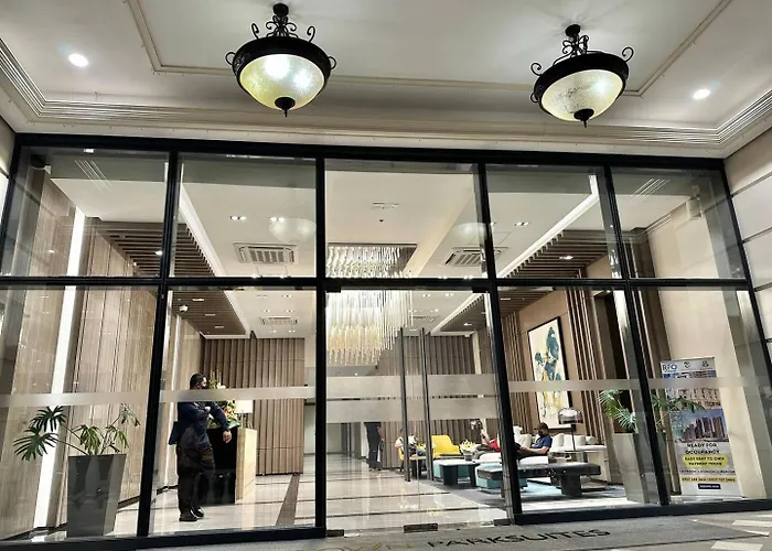 Elegant 1 Bedroom With Balcony In Uptown Parksuites Ii, Bgc Apartment Manila