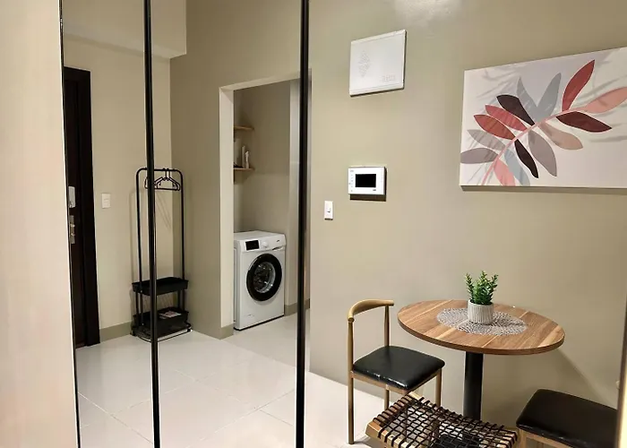 Apartment Elegant 1 Bedroom With Balcony In Uptown Parksuites Ii, Bgc