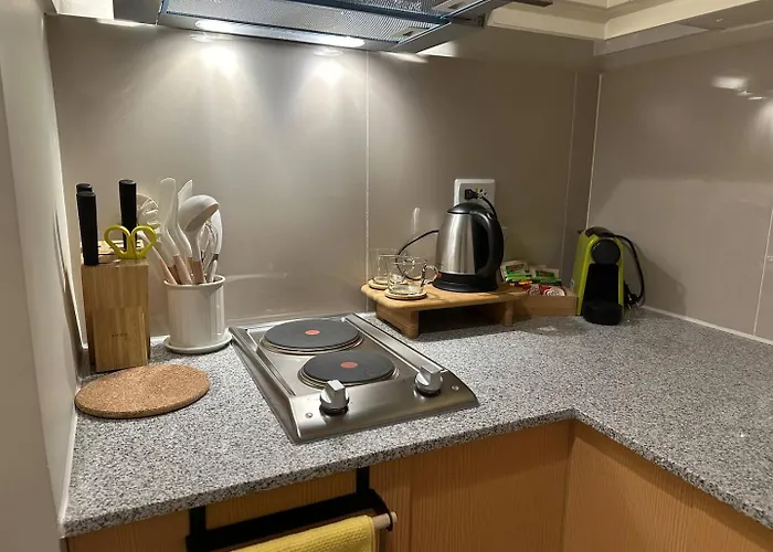 Elegant 1 Bedroom With Balcony In Uptown Parksuites Ii, Bgc Manila