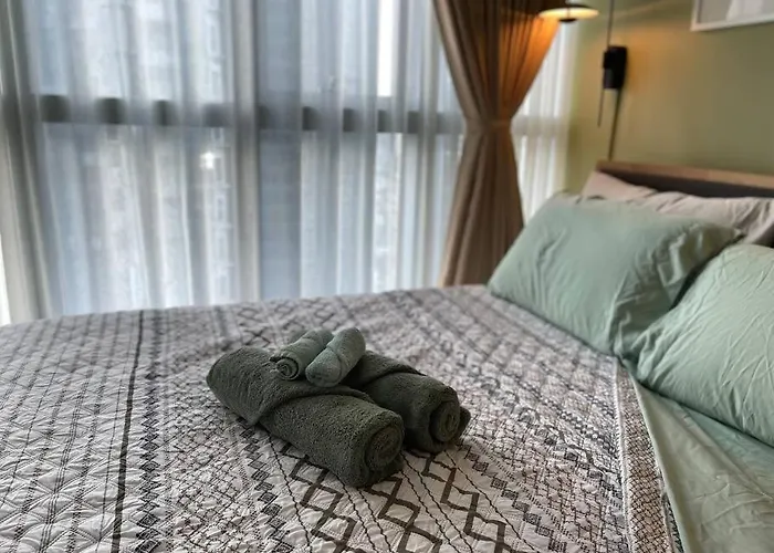 Elegant 1 Bedroom With Balcony In Uptown Parksuites Ii, Bgc *