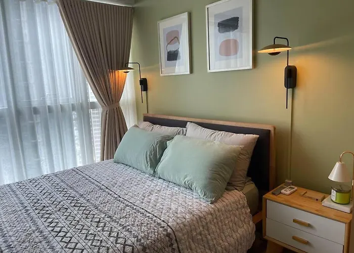 Elegant 1 Bedroom With Balcony In Uptown Parksuites Ii, Bgc