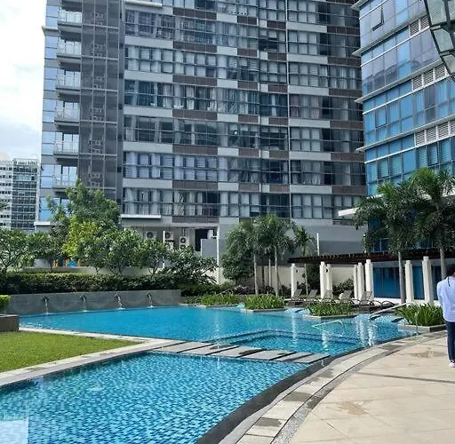Elegant 1 Bedroom With Balcony In Uptown Parksuites Ii, Bgc Manila