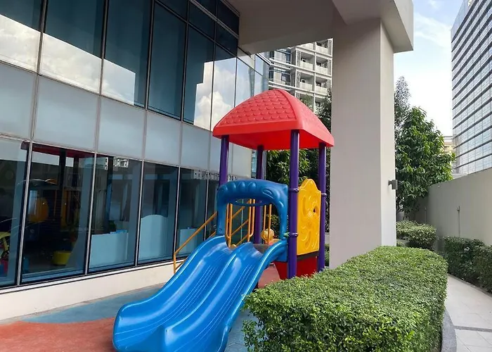 Elegant 1 Bedroom With Balcony In Uptown Parksuites Ii, Bgc Manila